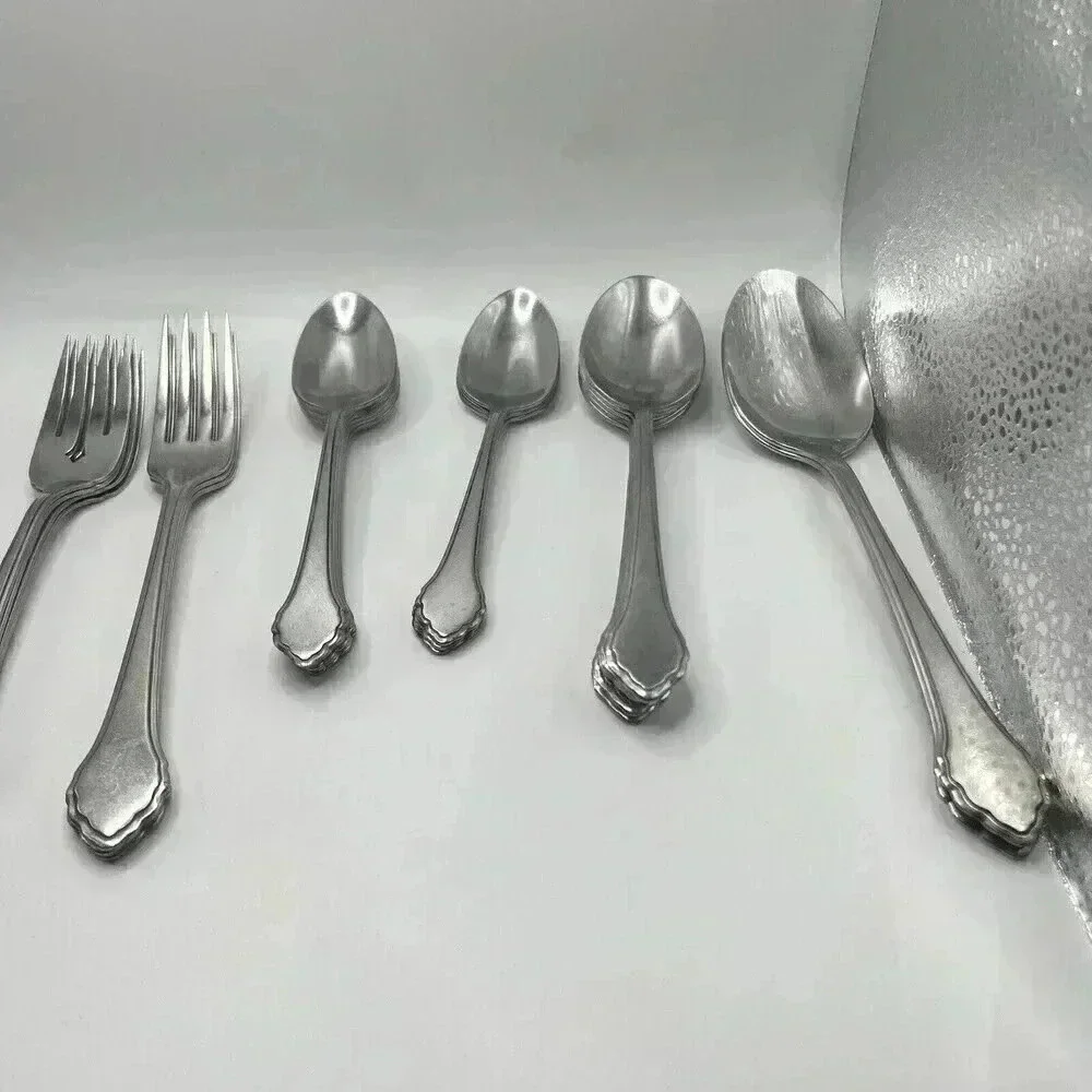 Wm A Rogers Deluxe Oneida Ltd MANSFIELD Stainless Steel 31 PCs